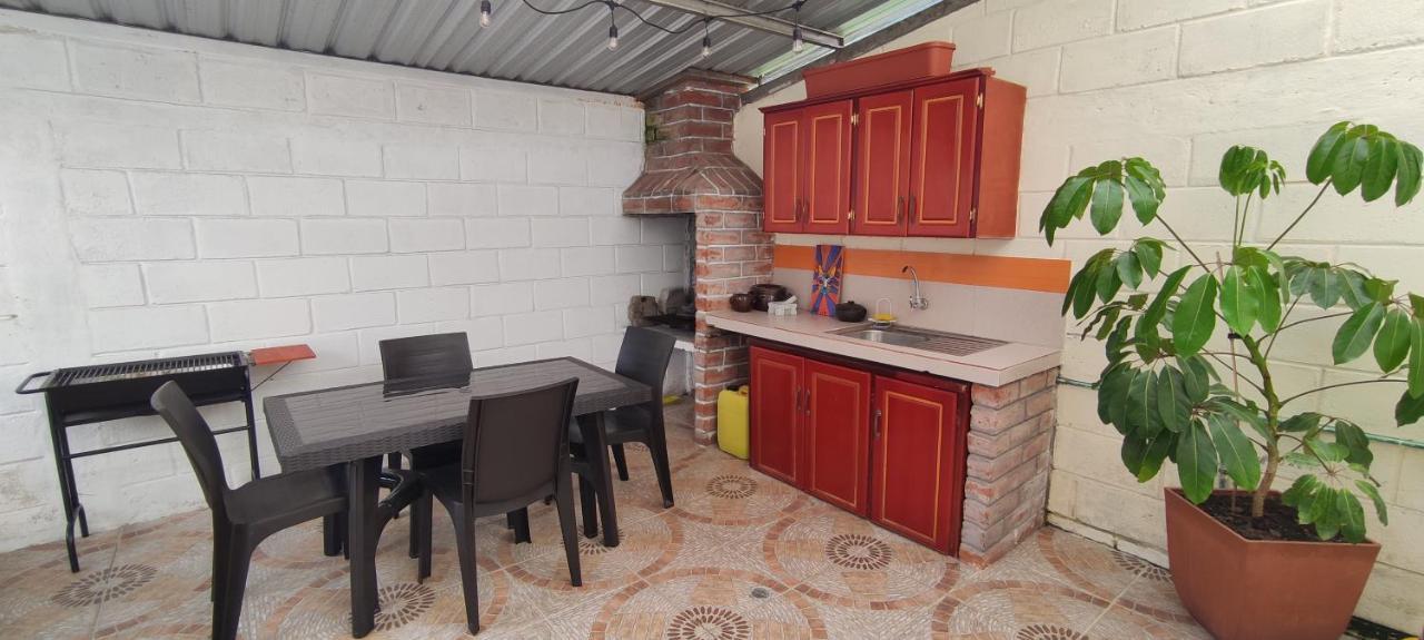 Elegante Apartamento Con Vistas Al Volcan Tungurahua Баньйос Екстер'єр фото